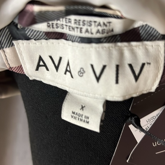 Burgundy cream trench rain coat - Picture 7 of 8